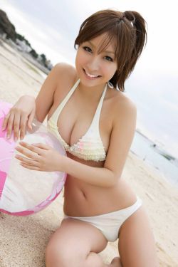 日本电影巜丰满的欲妇 封面
